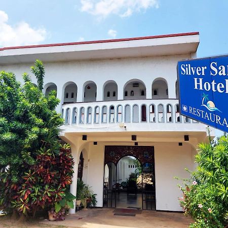 Hotel Silver Sands Negombo Eksteriør bilde